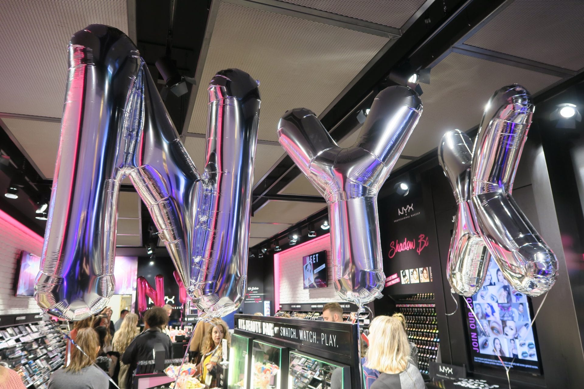 NYX Flagship Store Amsterdam Kalverstraat