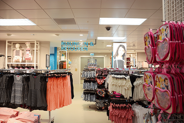 Binnen kijken bij Primark Zwolle