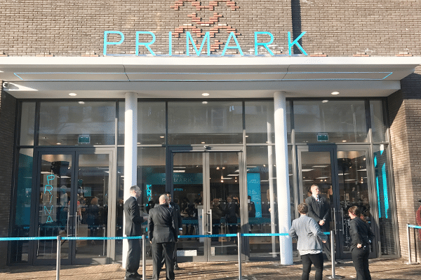 Binnen kijken bij Primark Zwolle